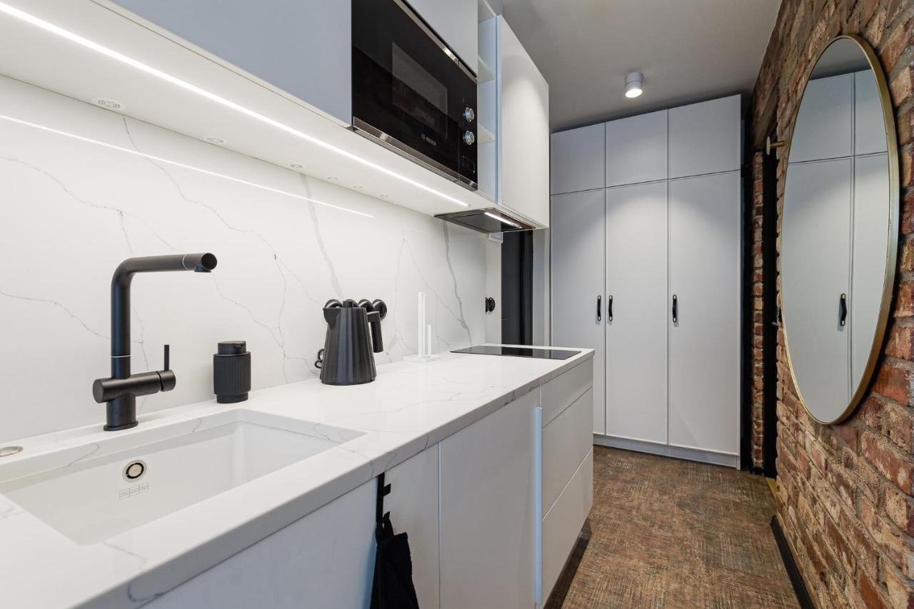 Old Town Studio Apartment Aia 5A Tallinn Buitenkant foto